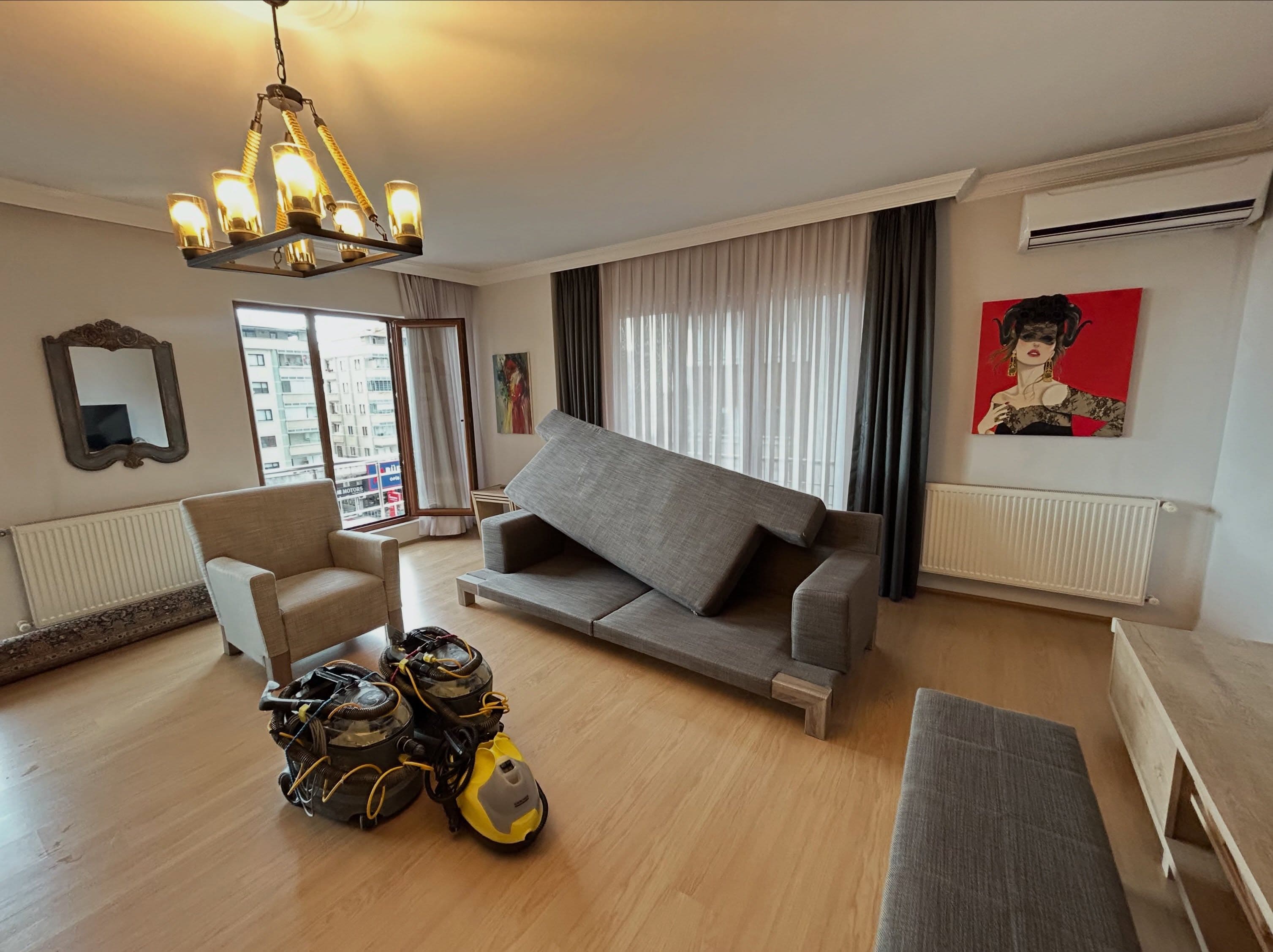 Karcher makinesiyle gri koltuk temizliği